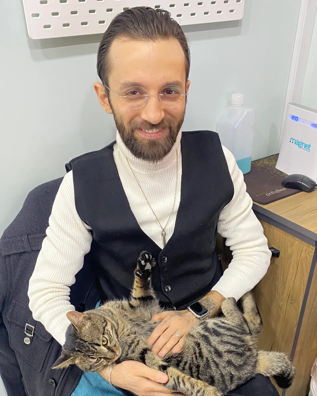 Muhammed Ensar Ulubey — Ulubey Media kurucusu, ofiste